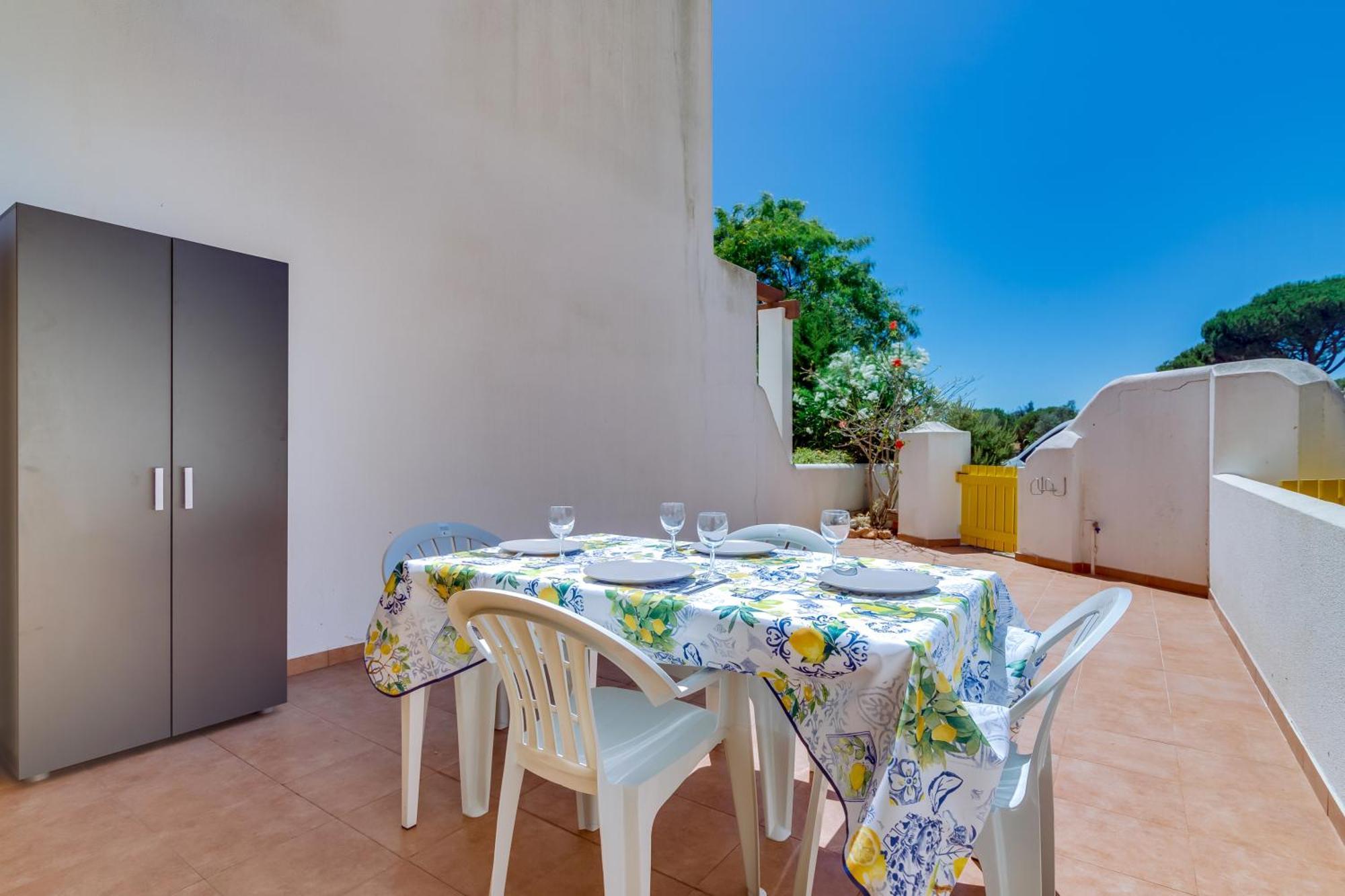 Side Villas - 1Bdr Retreat With Bbq & Patio Quarteira Bagian luar foto